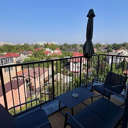 світлі біля моря з терасою Apartment *